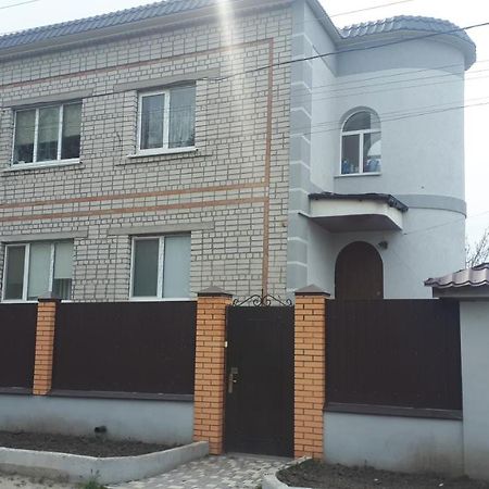 Окремі Номери В Гостьовому Будинку Типу Guest House クロプィウヌィーツィクィイ エクステリア 写真