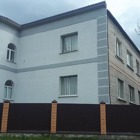 Окремі Номери В Гостьовому Будинку Типу Guest House クロプィウヌィーツィクィイ エクステリア 写真