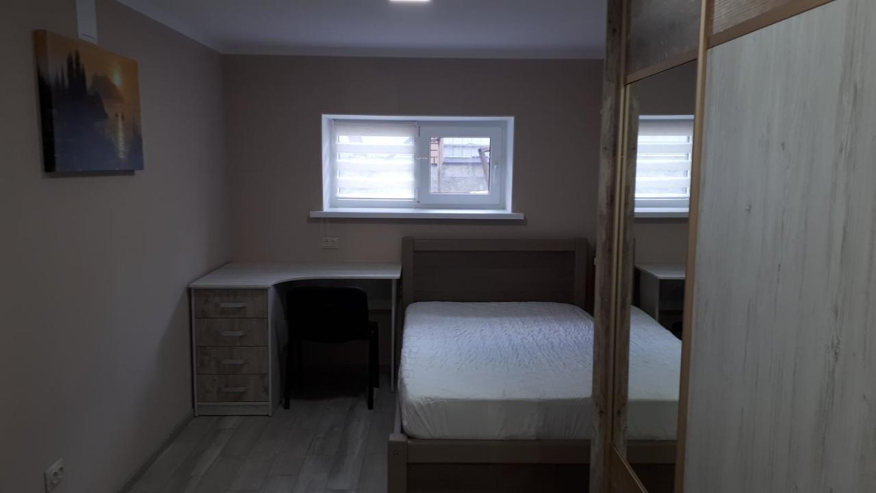 Окремі Номери В Гостьовому Будинку Типу Guest House クロプィウヌィーツィクィイ エクステリア 写真