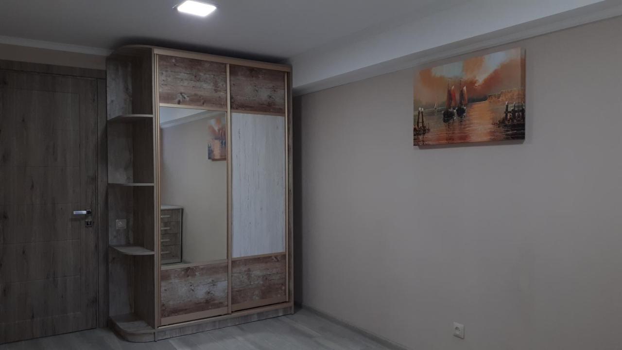 Окремі Номери В Гостьовому Будинку Типу Guest House クロプィウヌィーツィクィイ エクステリア 写真