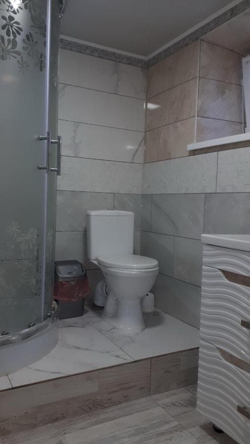 Окремі Номери В Гостьовому Будинку Типу Guest House クロプィウヌィーツィクィイ エクステリア 写真