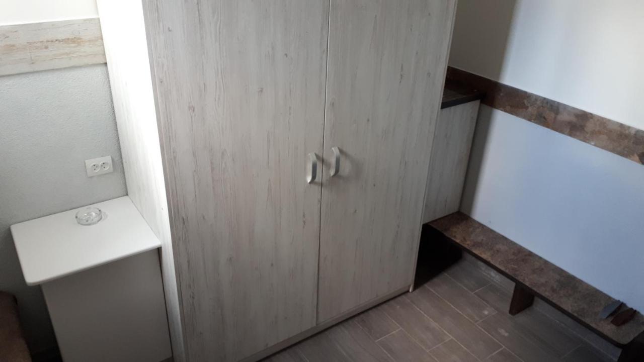Окремі Номери В Гостьовому Будинку Типу Guest House クロプィウヌィーツィクィイ エクステリア 写真