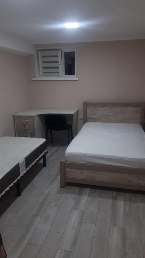 Окремі Номери В Гостьовому Будинку Типу Guest House クロプィウヌィーツィクィイ エクステリア 写真