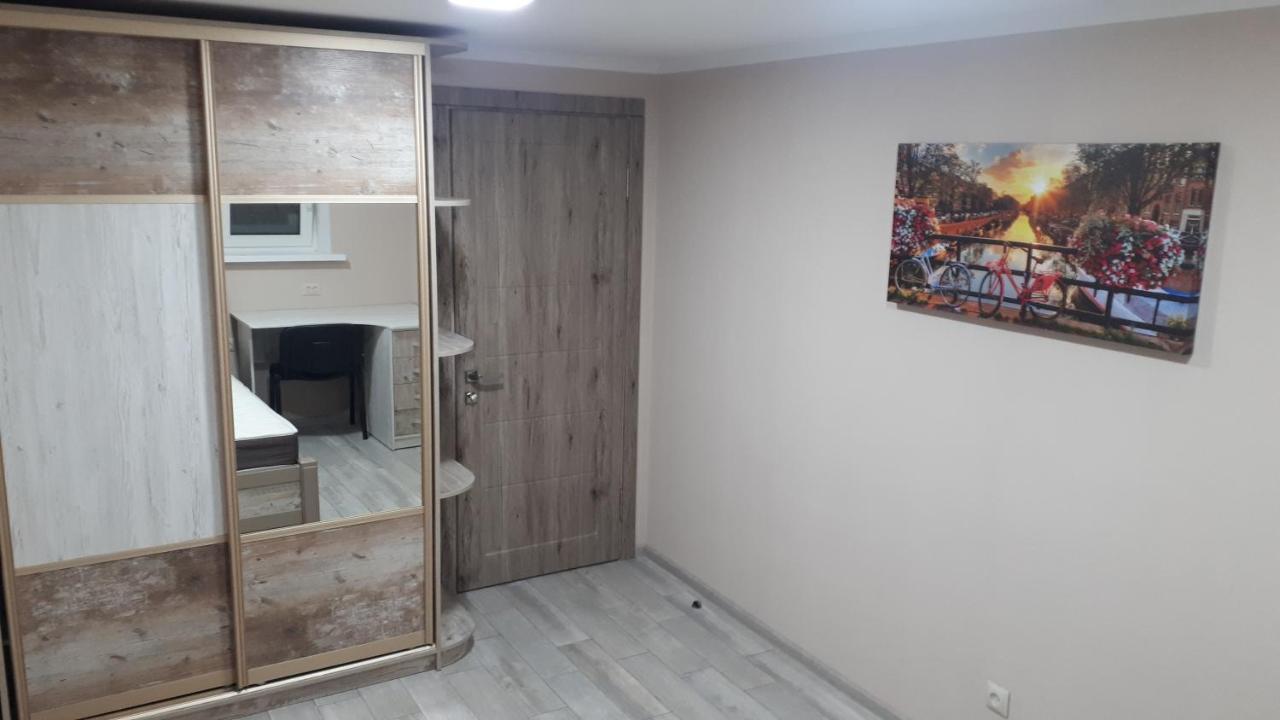 Окремі Номери В Гостьовому Будинку Типу Guest House クロプィウヌィーツィクィイ エクステリア 写真