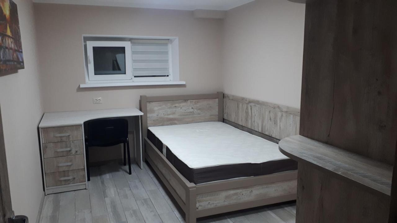 Окремі Номери В Гостьовому Будинку Типу Guest House クロプィウヌィーツィクィイ エクステリア 写真