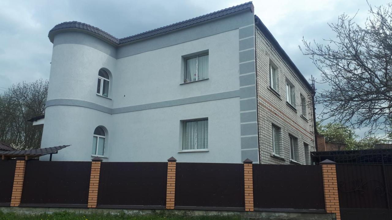 Окремі Номери В Гостьовому Будинку Типу Guest House クロプィウヌィーツィクィイ エクステリア 写真